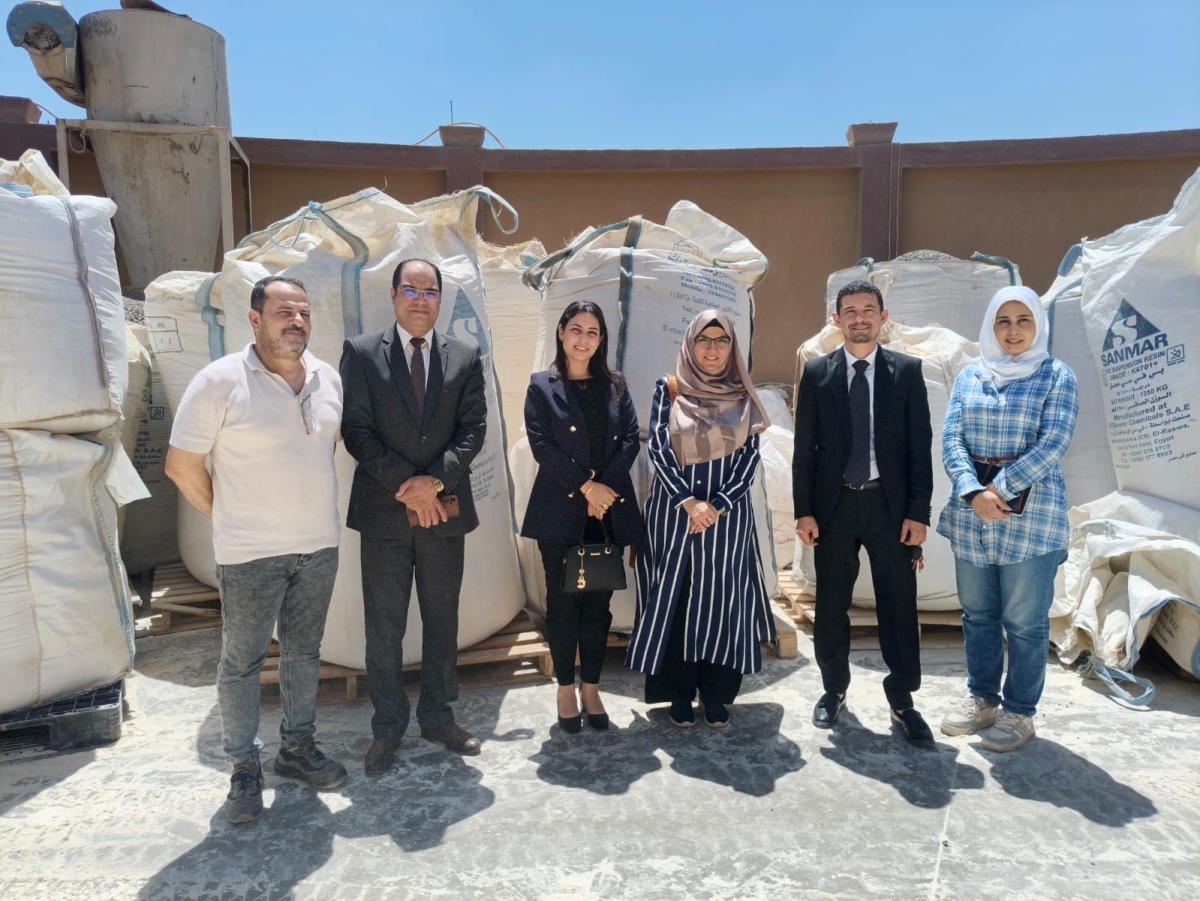 كلية العلوم بجامعة بنها تبحث تعزيز التعاون مع مصنع أمان  PVC في إطار المبادرة الوطنية للمشروعات الخضراء الذكية